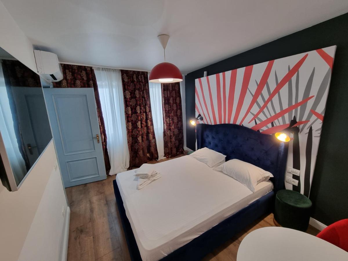Unirii Square Old Town Apartments Бухарест Номер фото